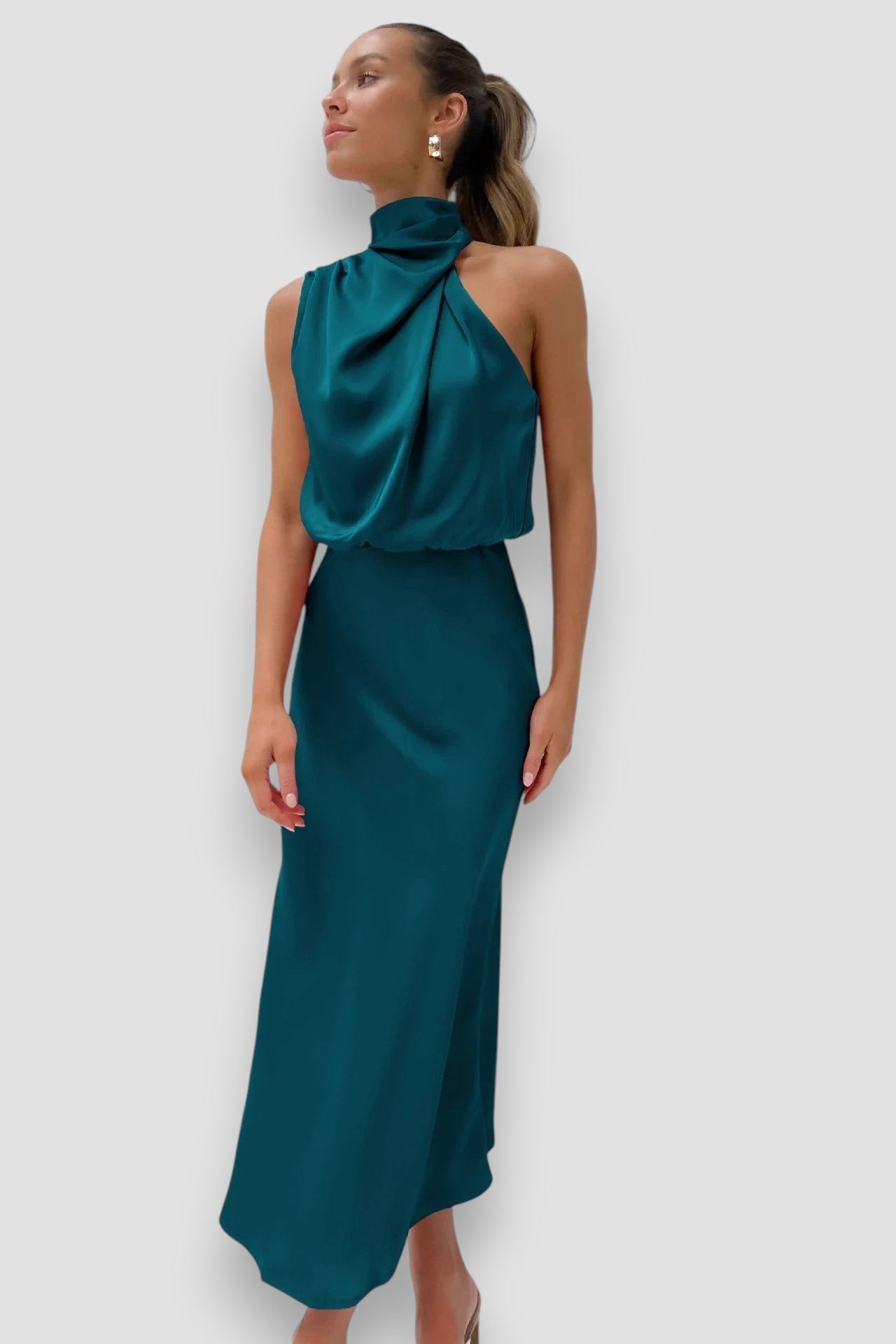 Carla – Halterjurk Met Elegante Uitstraling