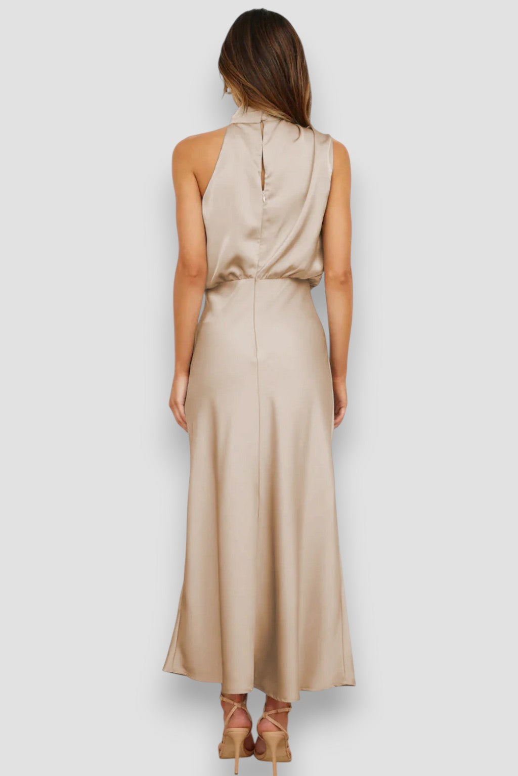 Carla – Halterjurk Met Elegante Uitstraling